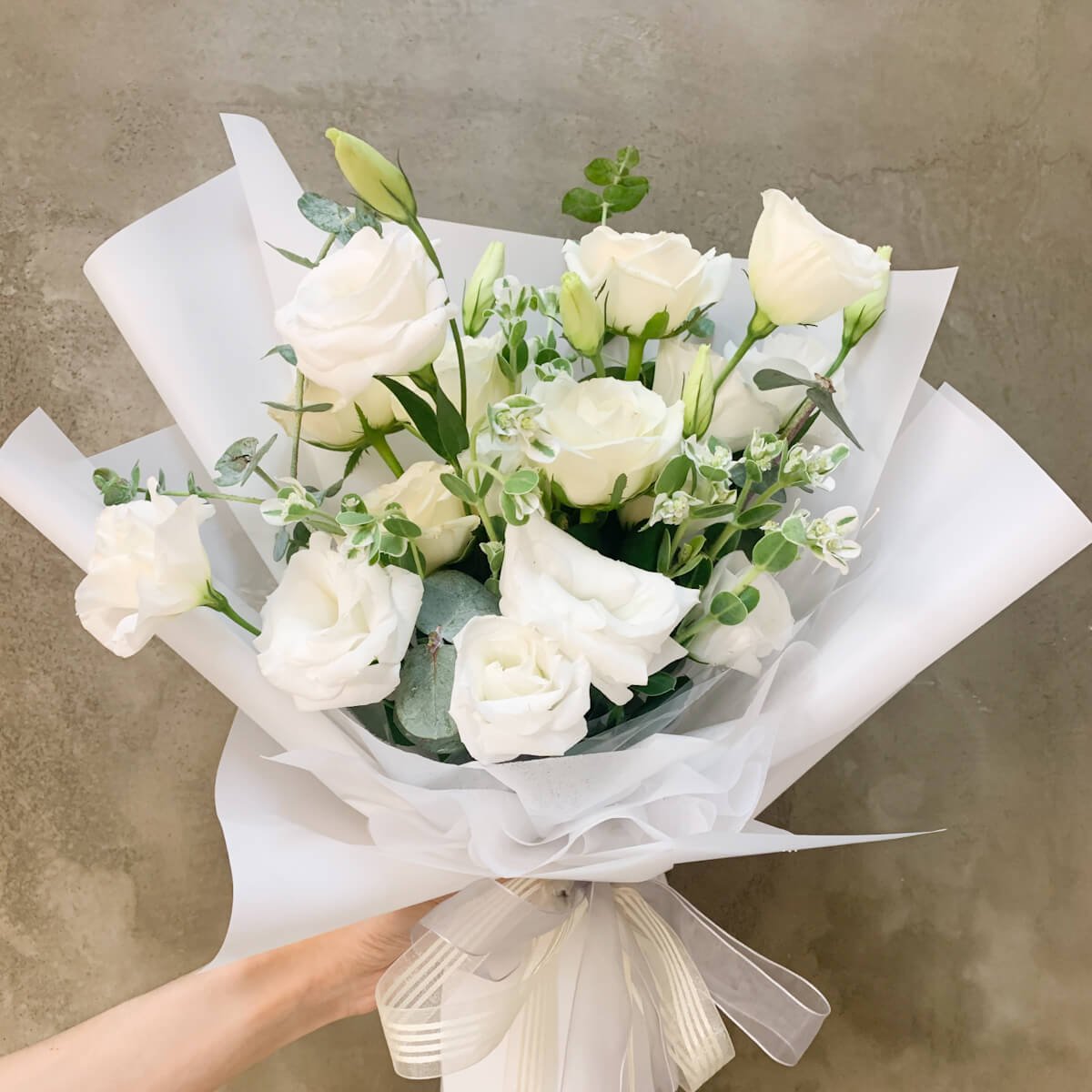 白玫瑰花束 Alice Flower Shop 愛麗絲工作花坊 台中鮮花永生乾燥花店