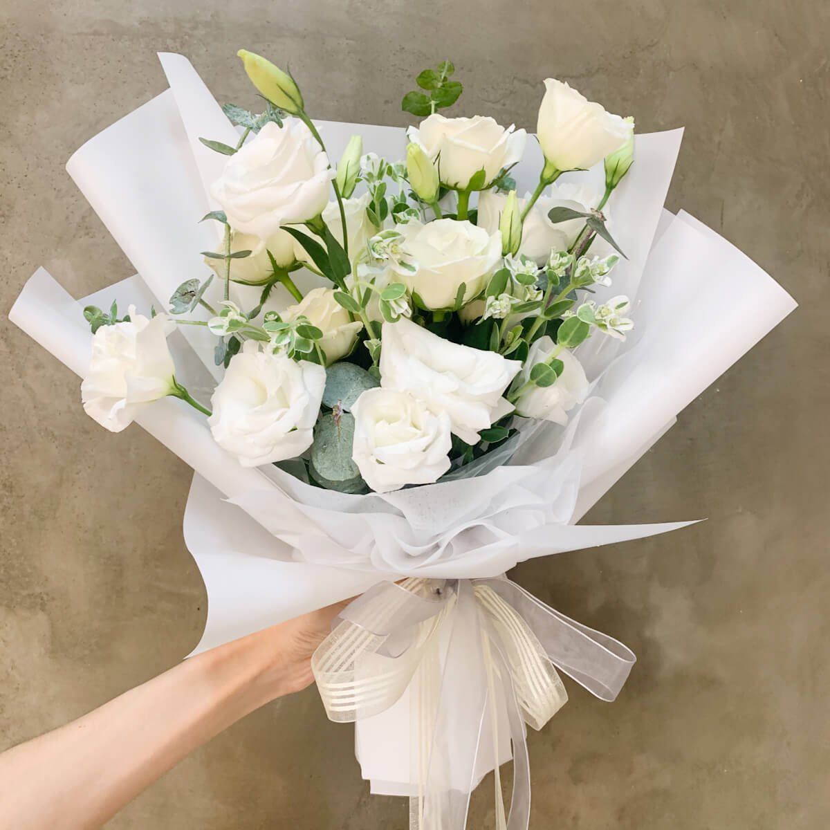 白玫瑰花束 Alice Flower Shop 愛麗絲工作花坊 台中鮮花永生乾燥花店 白玫瑰花束 Alice Flower Shop 愛麗絲工作花坊 台中鮮花永生乾燥花店